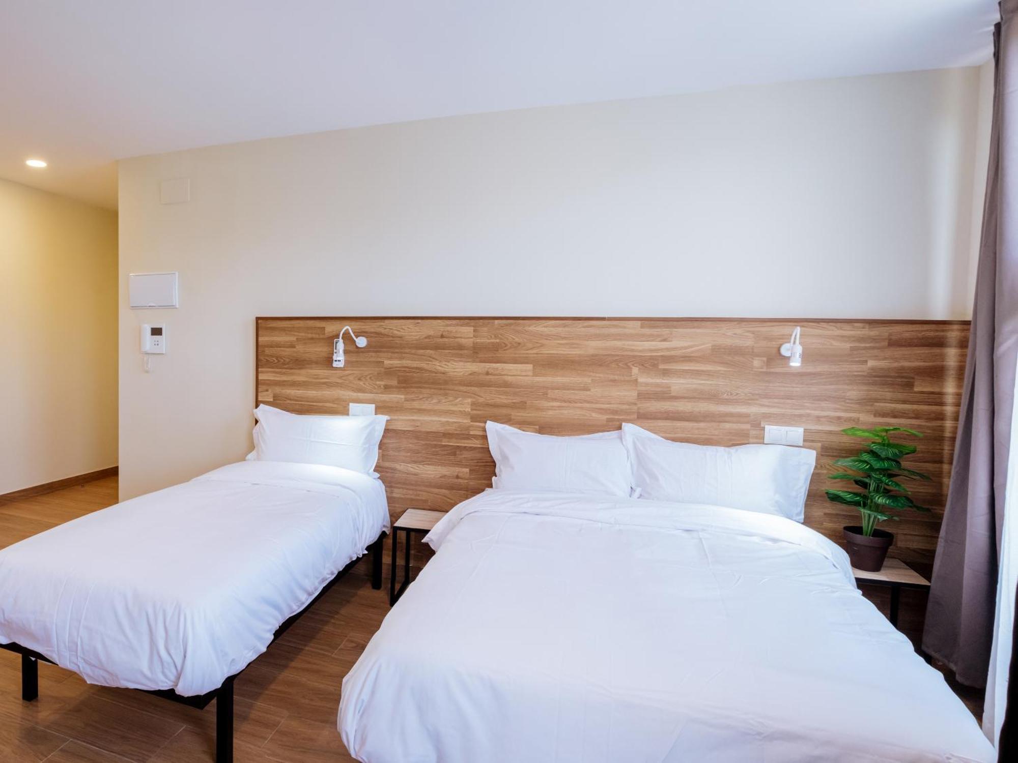 Apartahotel Golden Alcala Alcalá de Henares Eksteriør billede