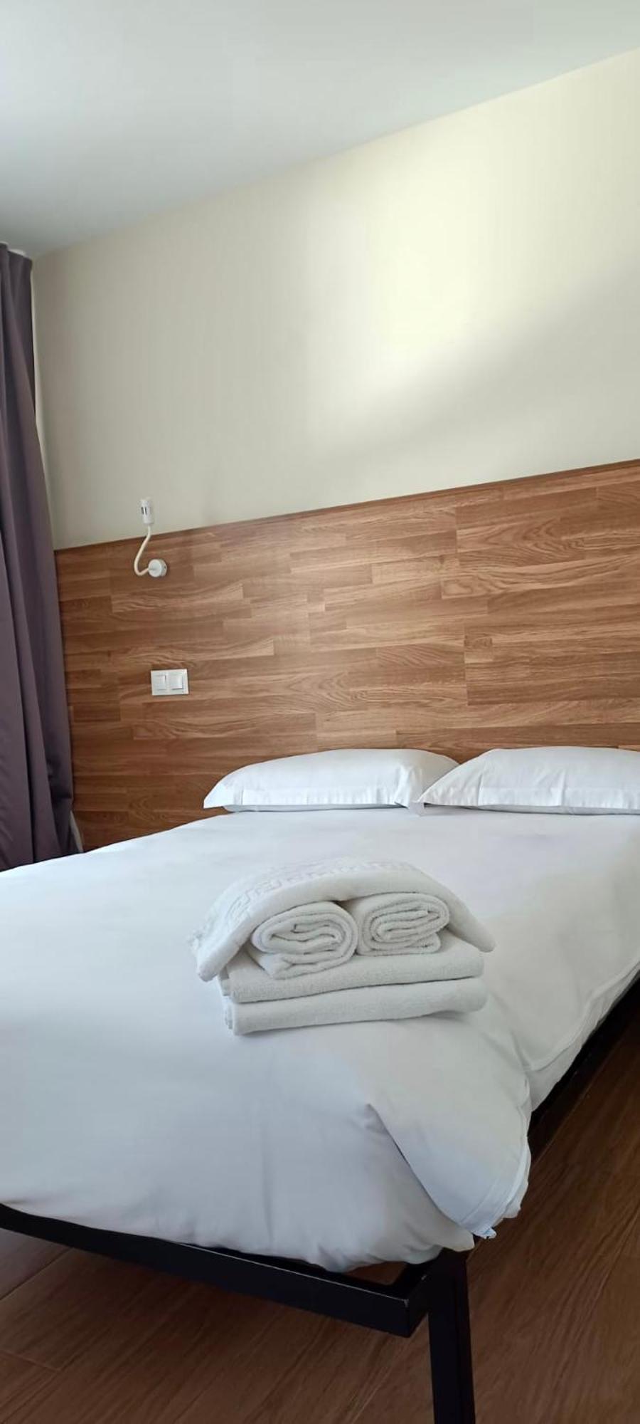 Apartahotel Golden Alcala Alcalá de Henares Eksteriør billede